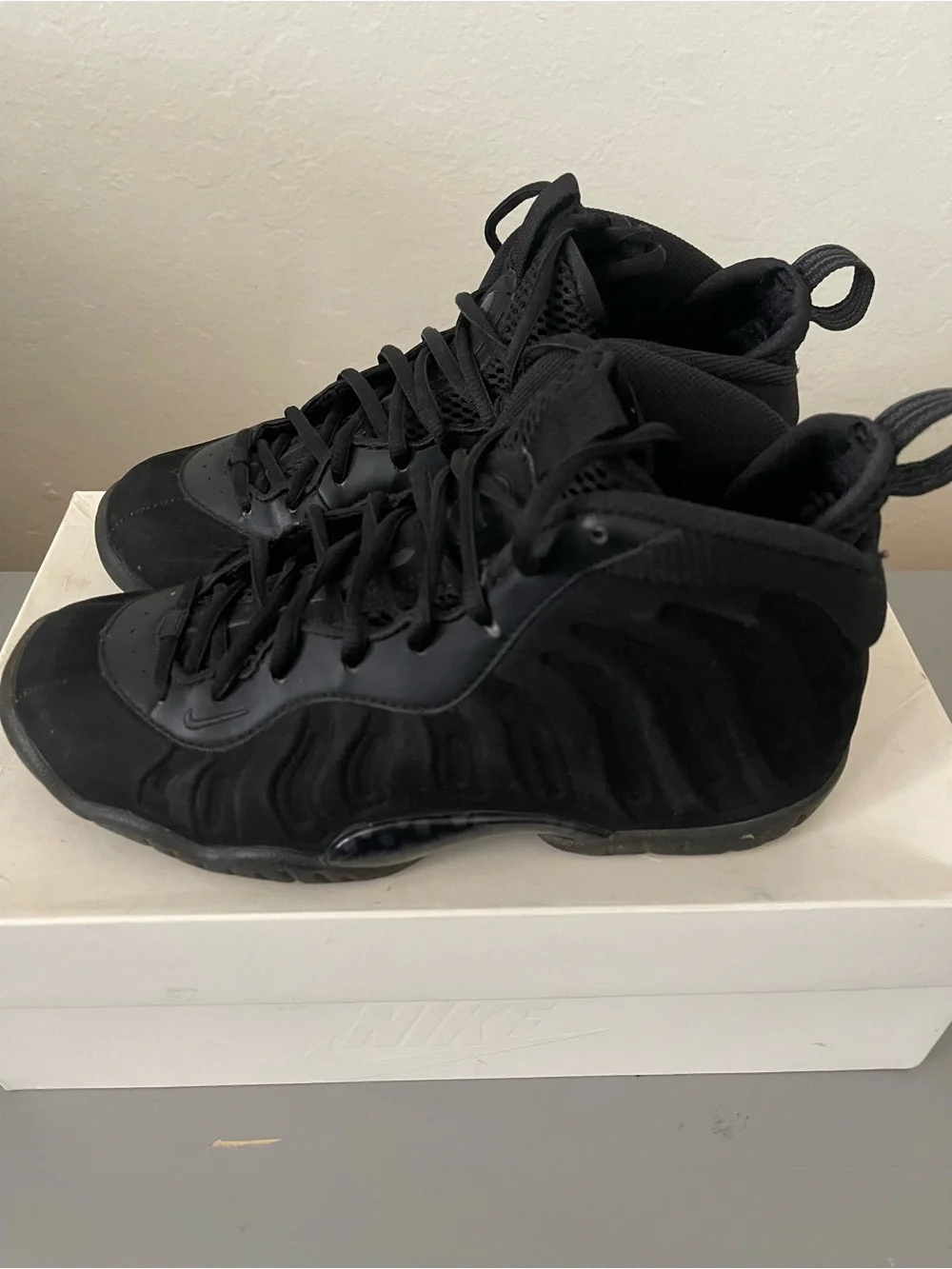 Nike Men's Black High-Top Athletic Sneakers